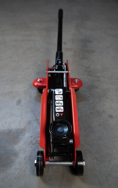 Домкрат подкатной TOR 2,0 т 135-330MM LT-FJ820012