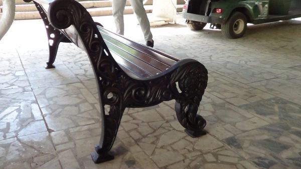 Скамейка чугунная «Нескучный Сад» 1,5 м