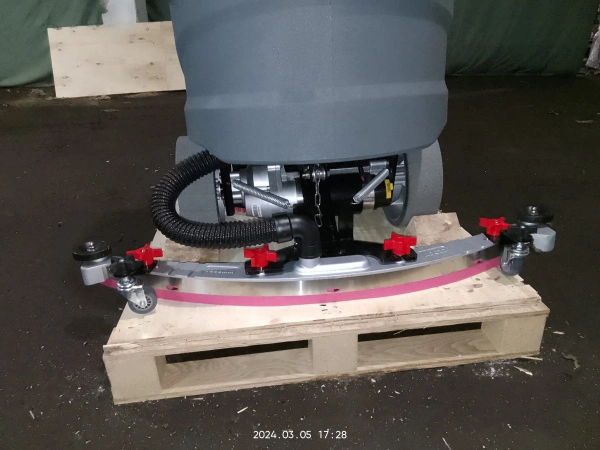 Машина поломоечная с АКБ GEL 24/100 В/Ач TOR COMFORT 70